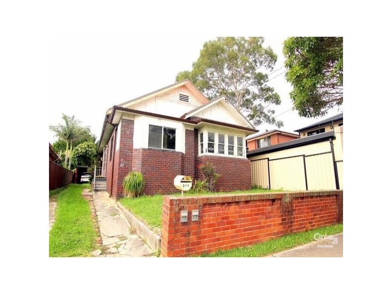 2/11 Moyarta Street, Hurstville NSW 2220