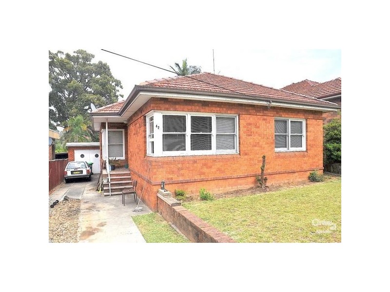 42 Allambee Crescent, Beverly Hills NSW 2209