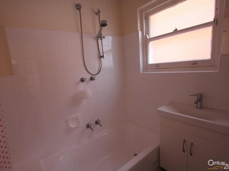 2/63 Albert Cres, Burwood NSW 2134