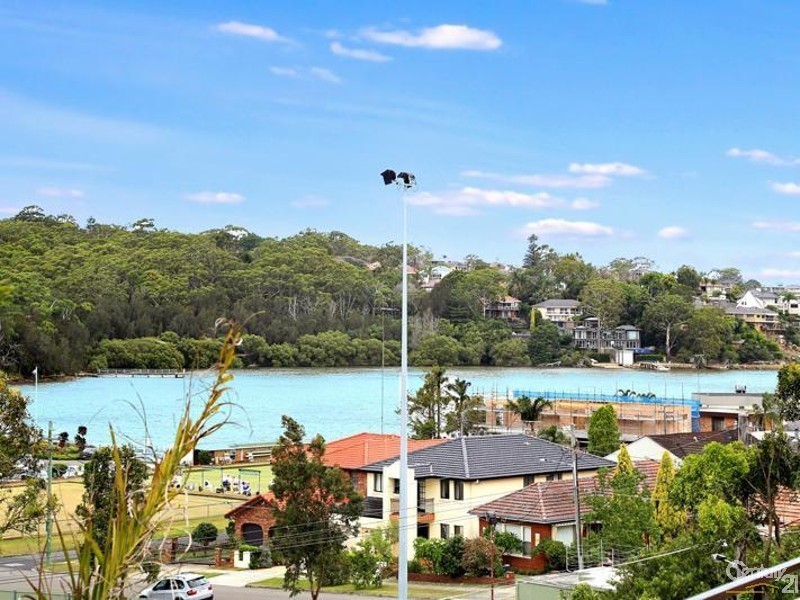 18 Kyle Pde, Kyle Bay NSW 2221