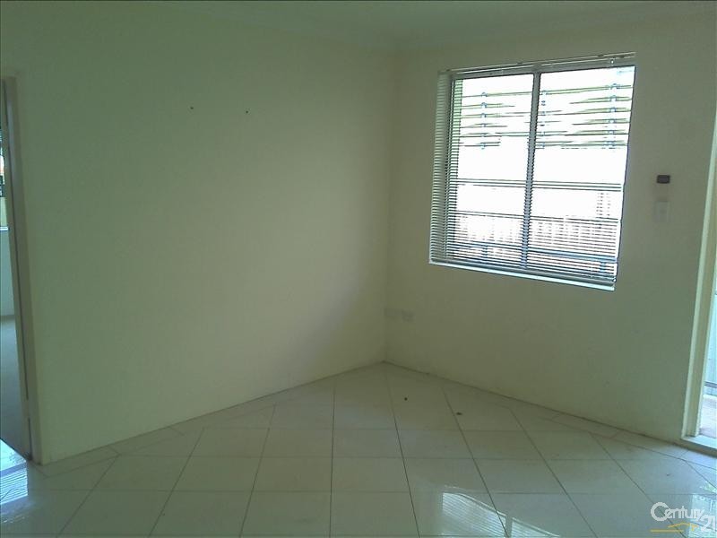 2/36 Gloucester Road, Hurstville NSW 2220