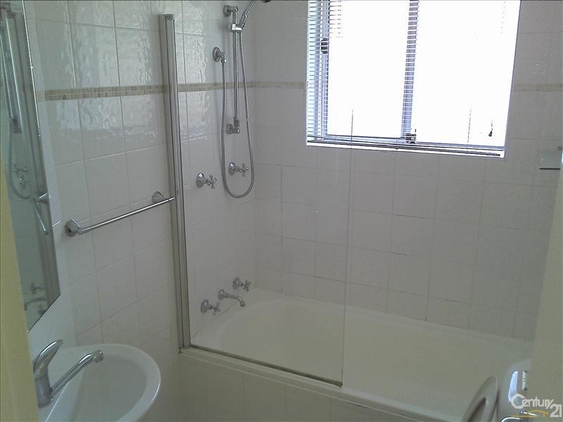 2/36 Gloucester Road, Hurstville NSW 2220