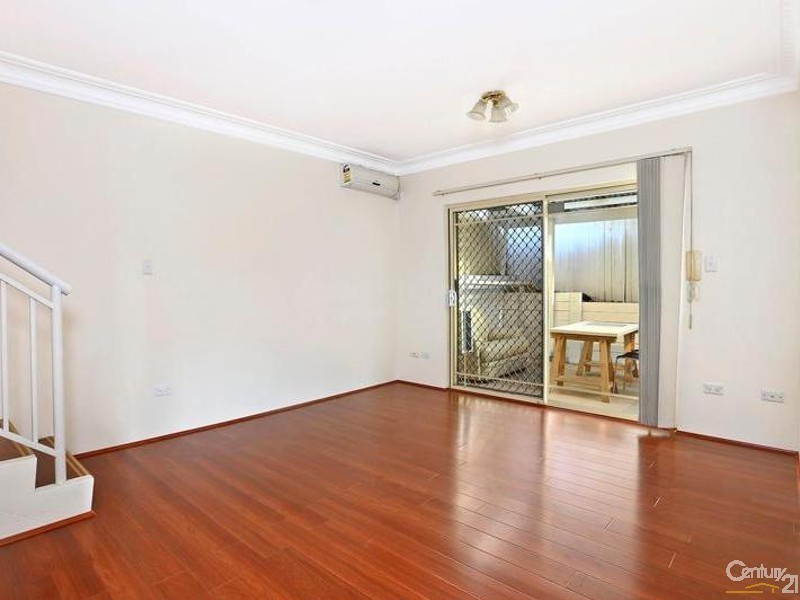 2/94 Woniora Road, Hurstville NSW 2220