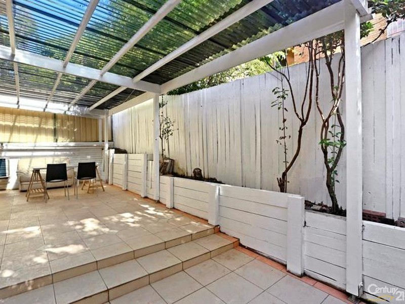 2/94 Woniora Road, Hurstville NSW 2220