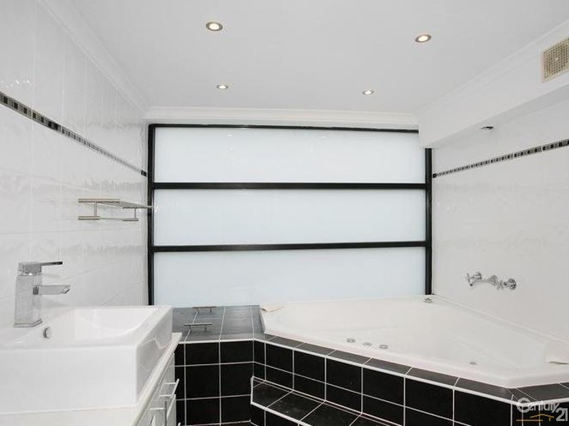 1/2 Willison Road, Carlton NSW 2218