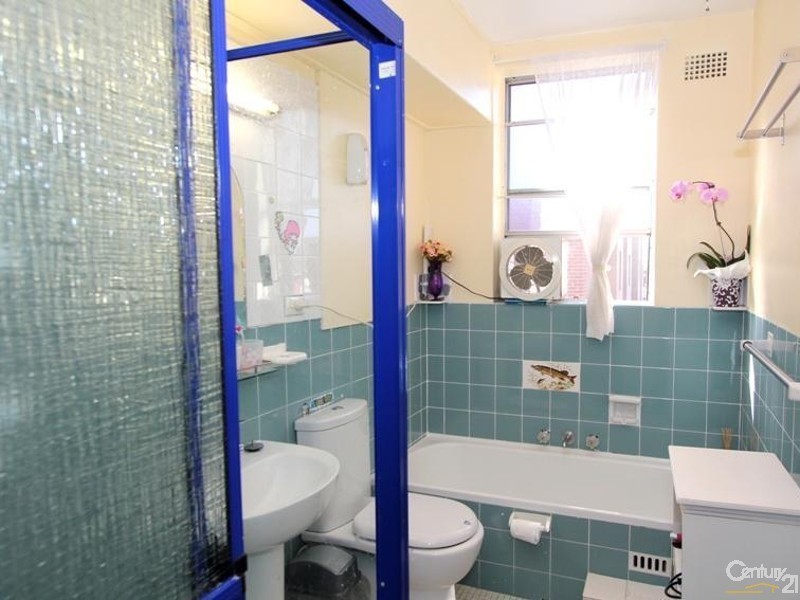 7/828 Canterbury Road ( next to Legge Street / KFC ), Roselands NSW 2196