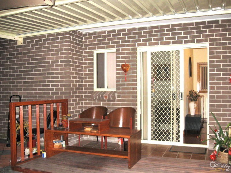 2/49 Cambridge Street, Penshurst NSW 2222