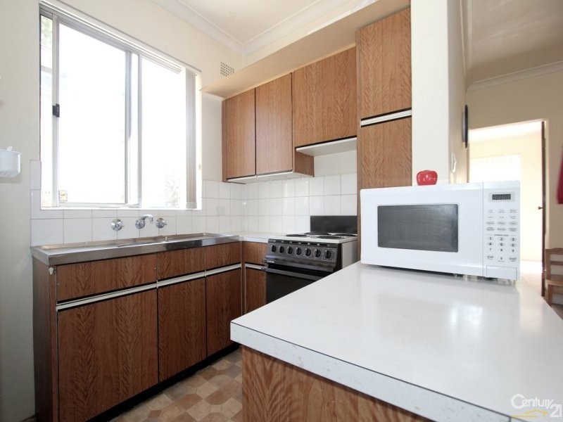 8/27  Cambridge Street, Penshurst NSW 2222