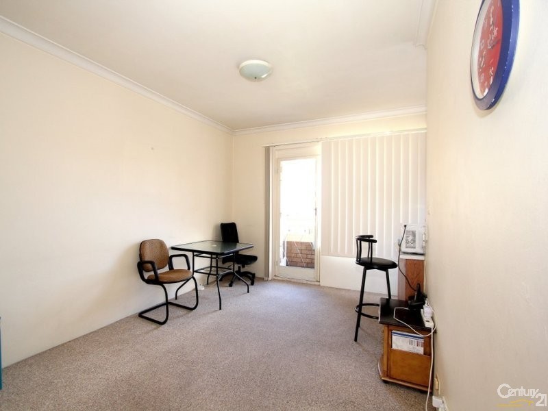 8/27  Cambridge Street, Penshurst NSW 2222