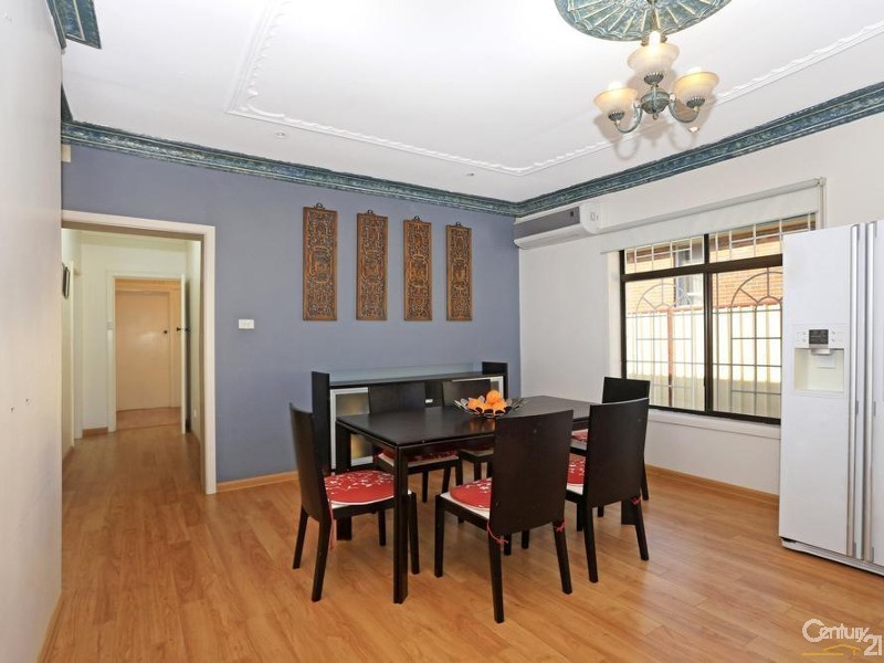 18 Low Street, Hurstville NSW 2220