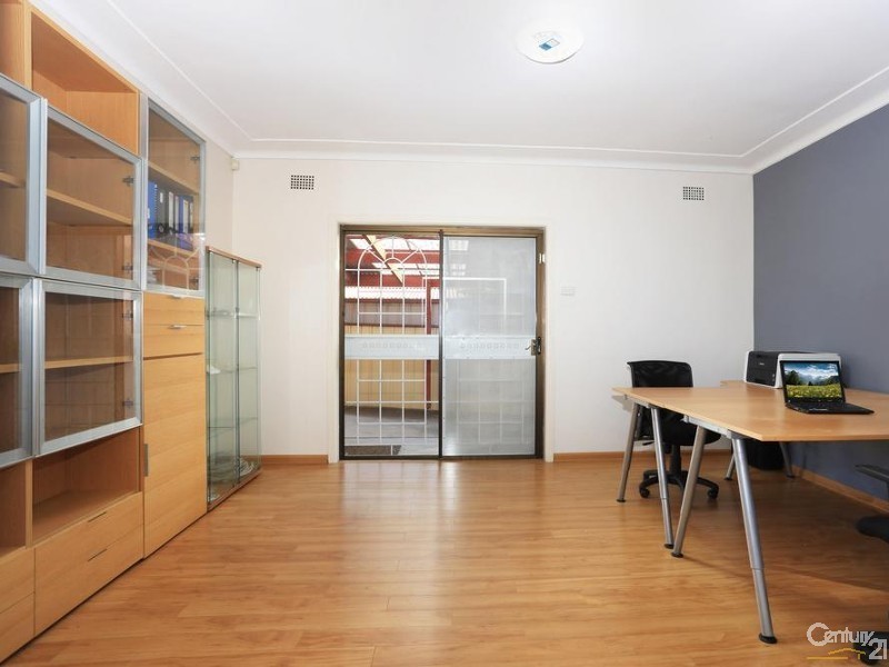 18 Low Street, Hurstville NSW 2220