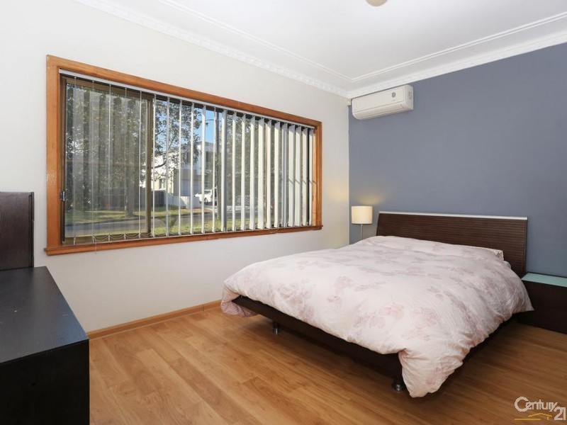 18 Low Street, Hurstville NSW 2220