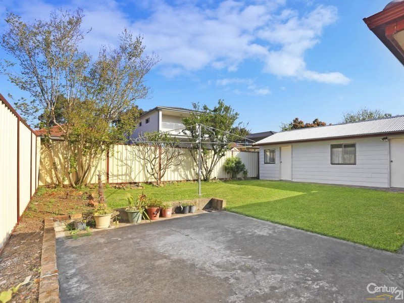 18 Low Street, Hurstville NSW 2220