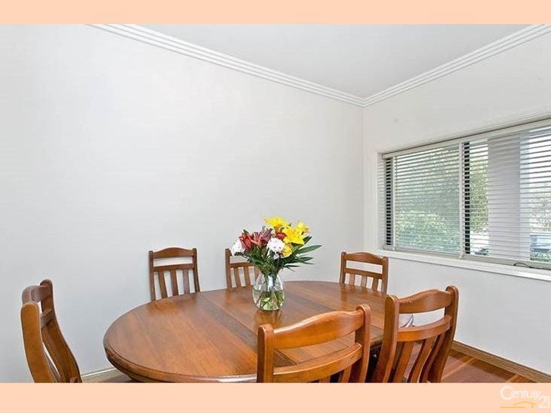 10 LYNESTA AVENUE, Bexley North NSW 2207