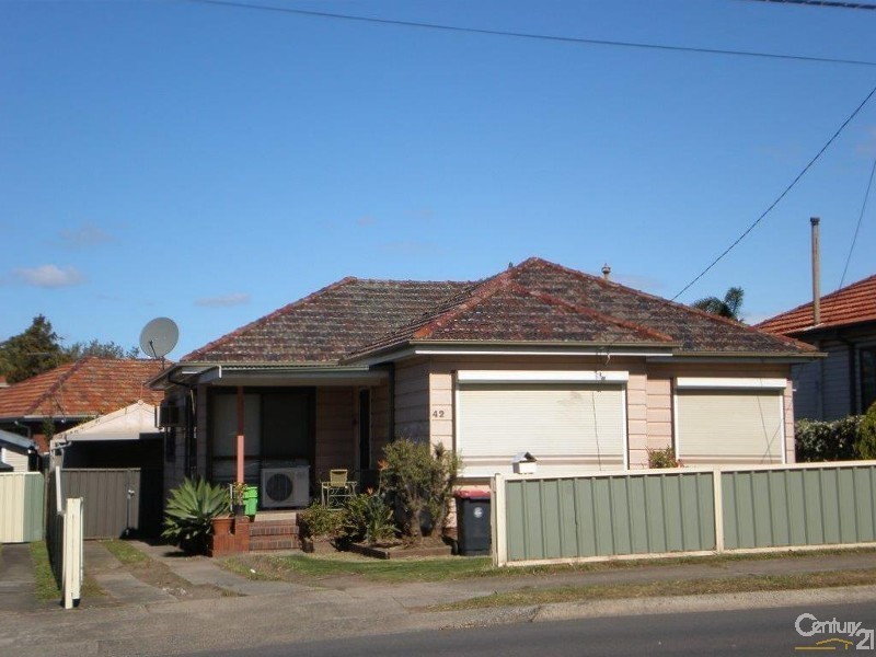 42 FORSYTH STREET, Kingsgrove NSW 2208