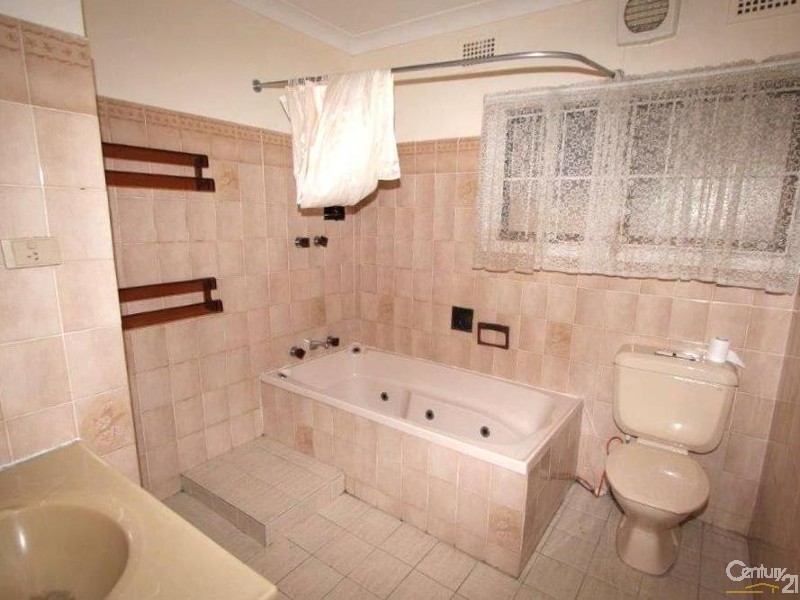 42 FORSYTH STREET, Kingsgrove NSW 2208