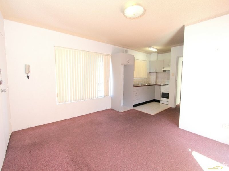 8/15 Gloucester Road, Hurstville NSW 2220