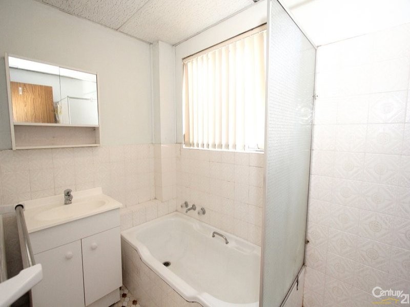 8/15 Gloucester Road, Hurstville NSW 2220