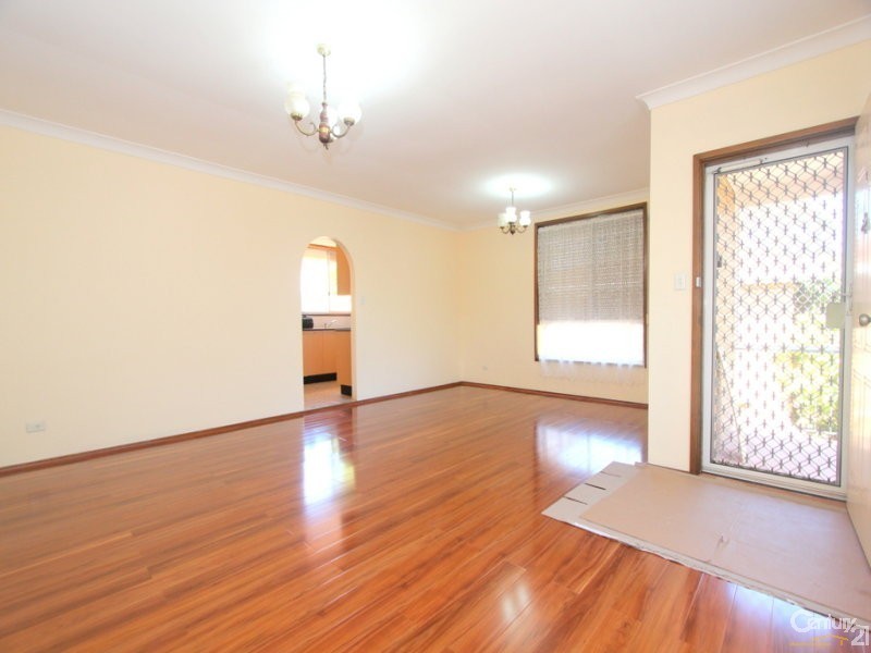 2/32 Clevedon Road, Hurstville NSW 2220