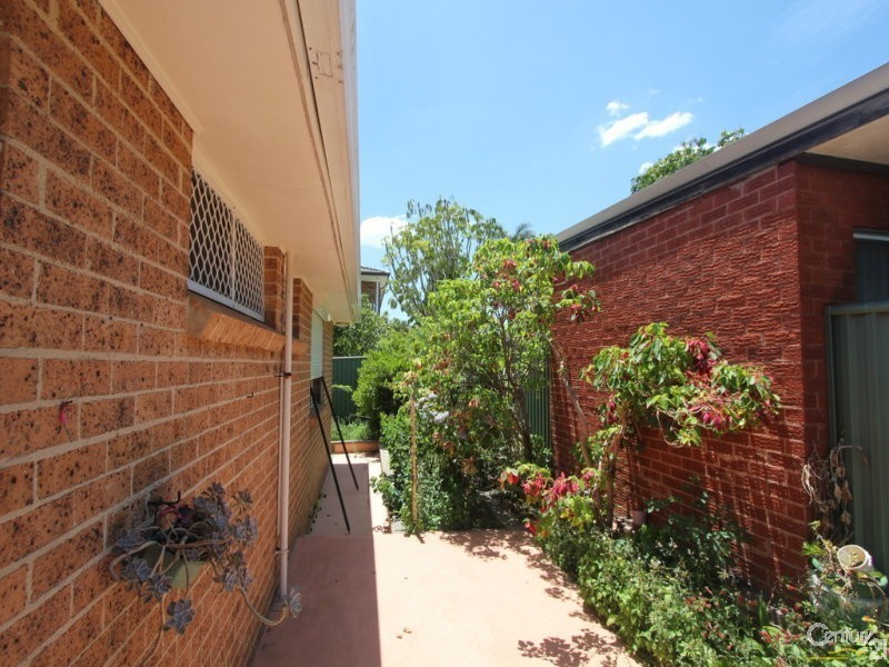 2/32 Clevedon Road, Hurstville NSW 2220