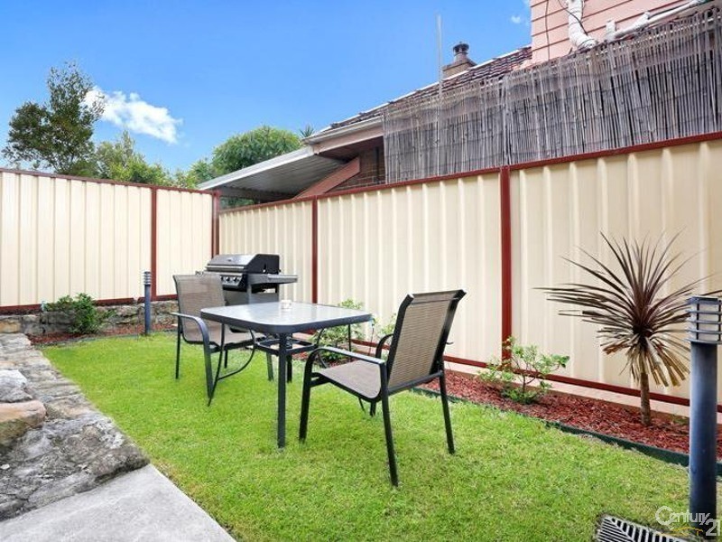 4/22 Paris Street, Carlton NSW 2218