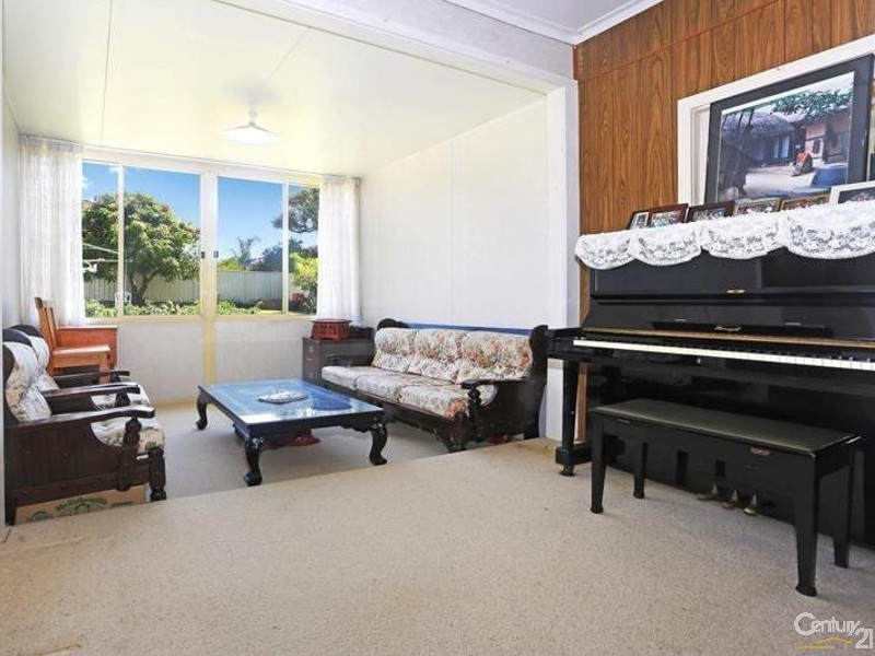 61 Smiths Avenue, Hurstville NSW 2220