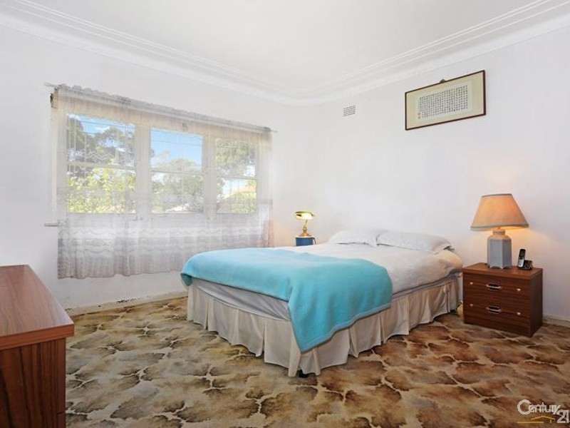 61 Smiths Avenue, Hurstville NSW 2220