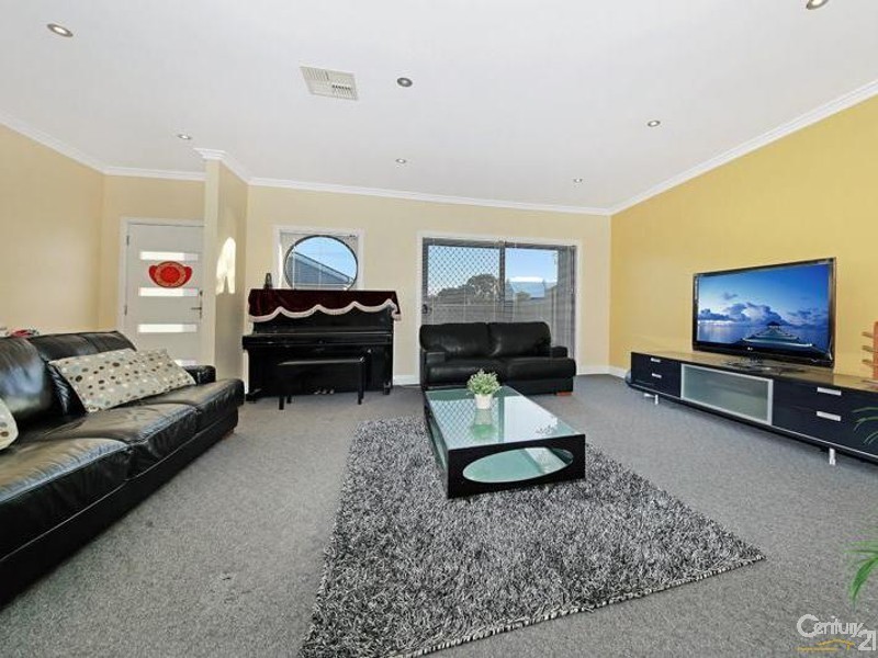 3a/177 Moorefields Road, Roselands NSW 2196