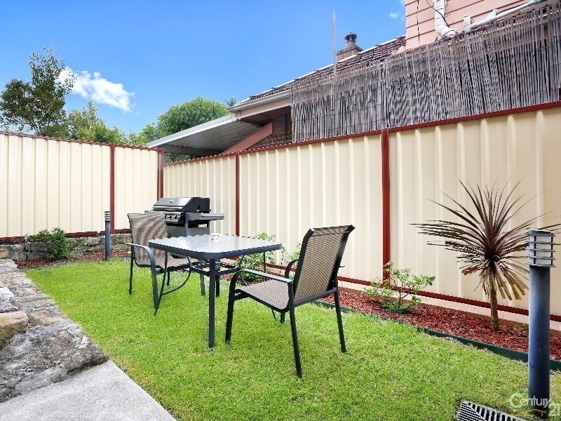 4/22 Paris Street, Carlton NSW 2218