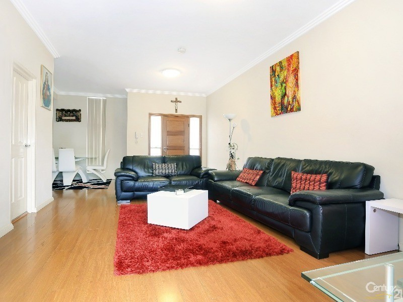 4/22 Paris Street, Carlton NSW 2218