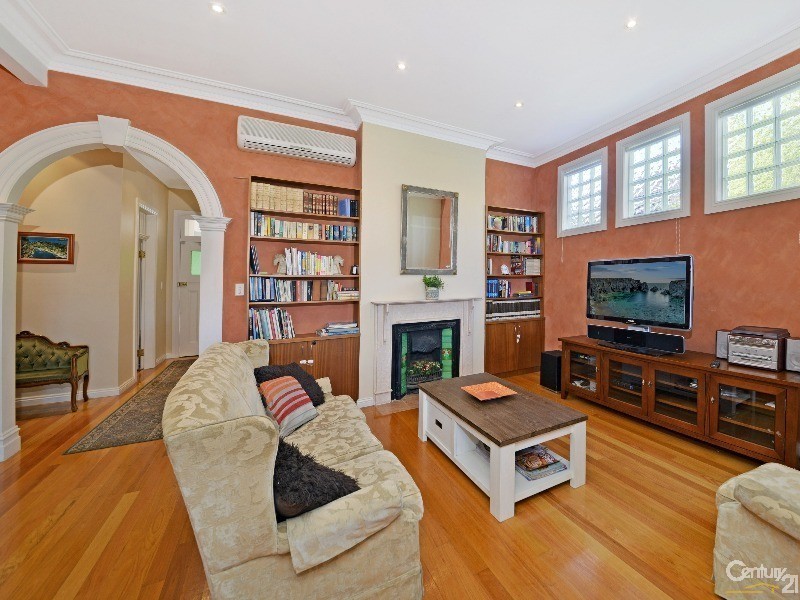 128 Hillcrest Avenue, Hurstville Grove NSW 2220