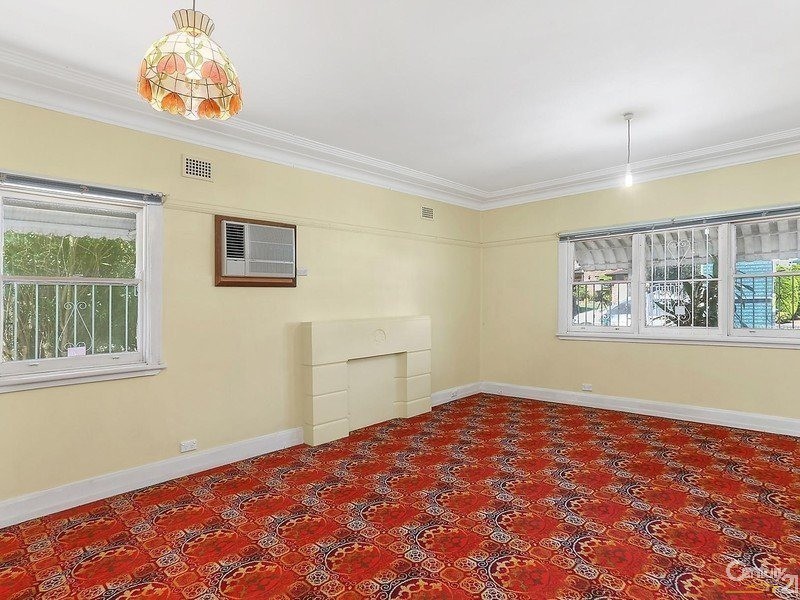 8 Smiths Avenue, Hurstville NSW 2220