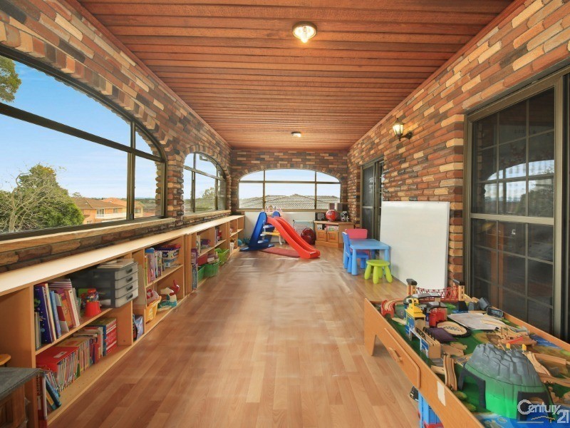 163 Carrington Ave, Hurstville NSW 2220