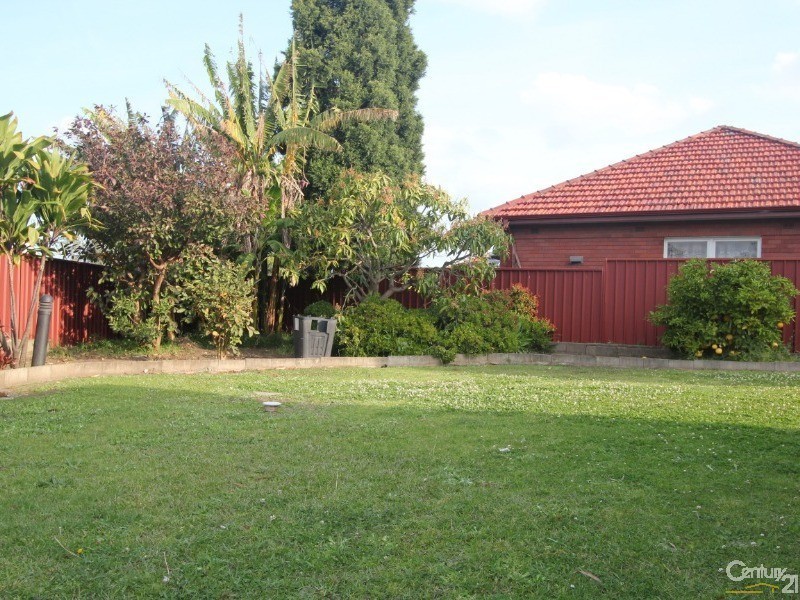 242 King Georges Road, Roselands NSW 2196