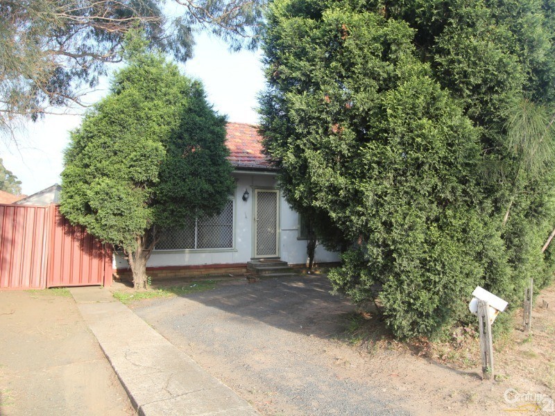 242 King Georges Road, Roselands NSW 2196