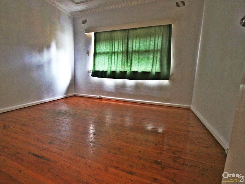 33 PANORAMA STREET, Penshurst NSW 2222