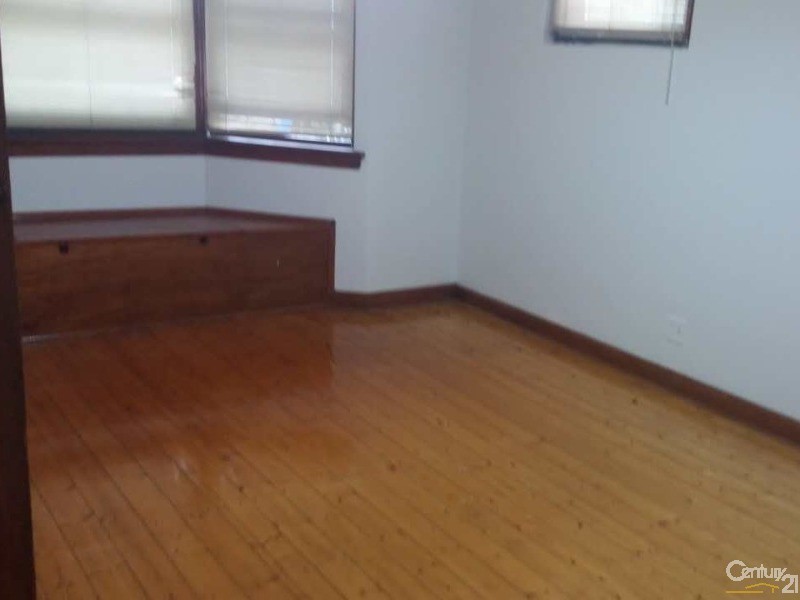 16 Shorter Ave, Beverly Hills NSW 2209