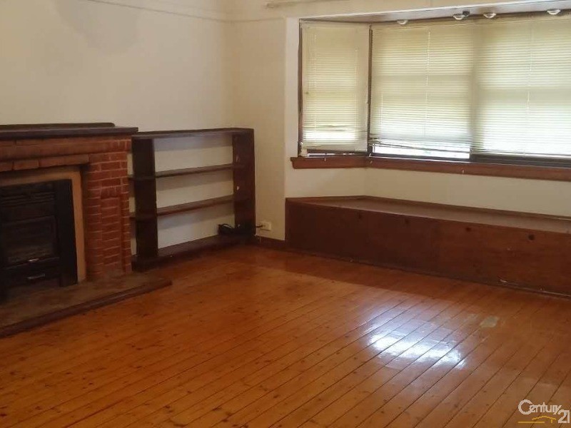 16 Shorter Ave, Beverly Hills NSW 2209