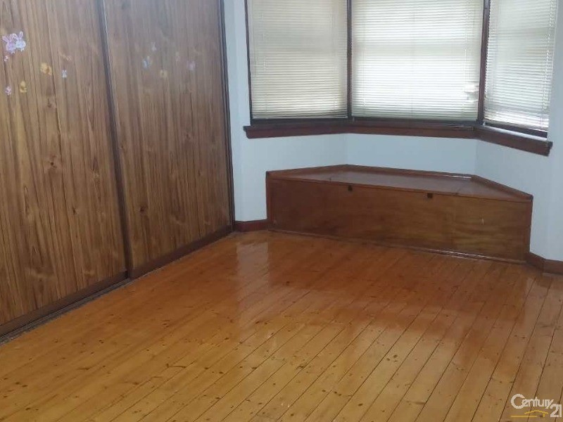 16 Shorter Ave, Beverly Hills NSW 2209