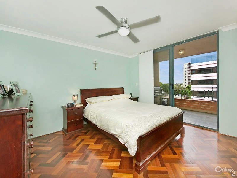 13/2-8 Bridge Street, Hurstville NSW 2220