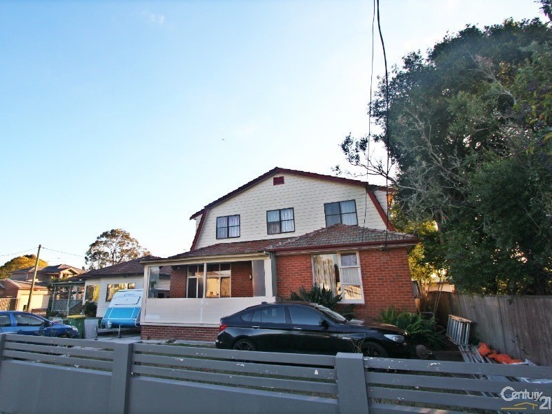 1 dowding street, Panania NSW 2213