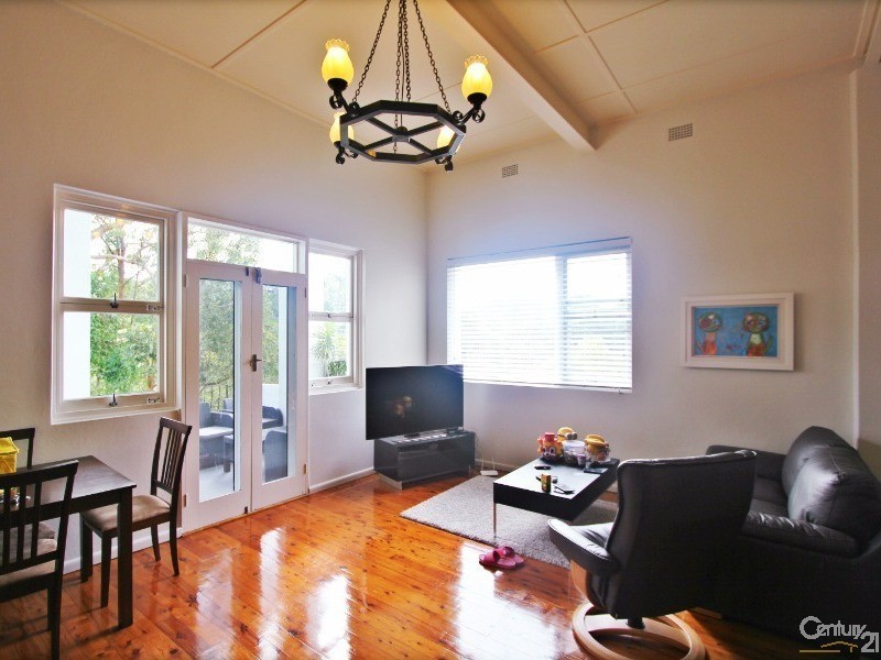 4 dinjerra cres, Oatley NSW 2223