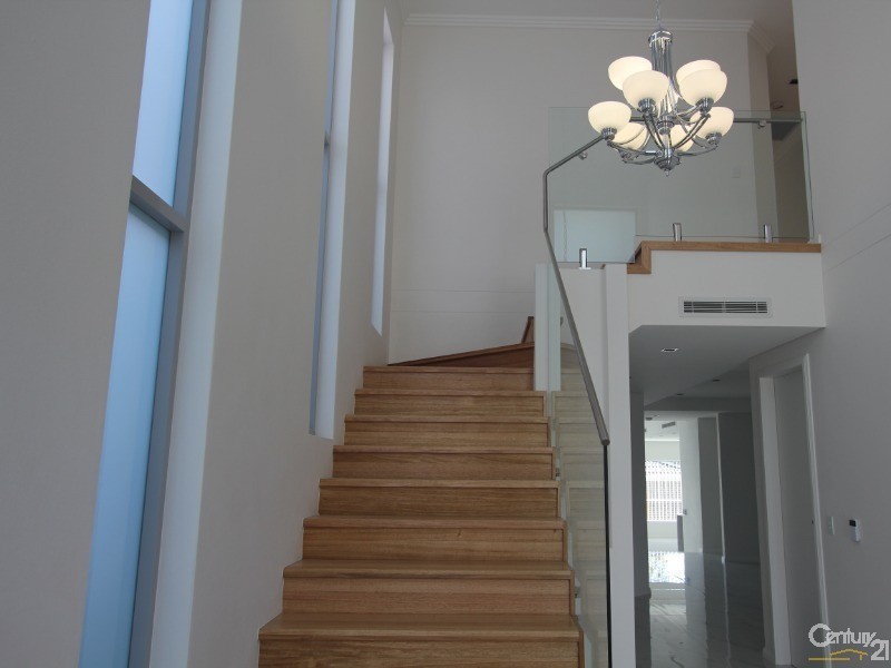 249 Carrington Ave, Hurstville NSW 2220