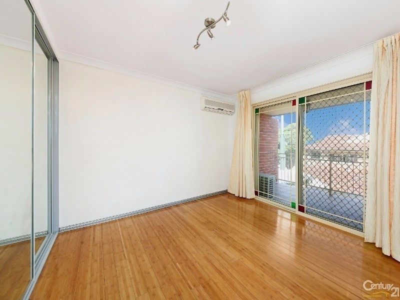 2/163 Queen Victoria Street, Bexley NSW 2207