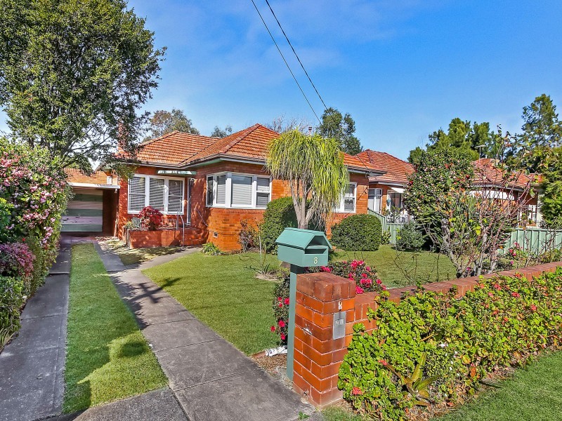 8 Allambee Crescent, Beverly Hills NSW 2209
