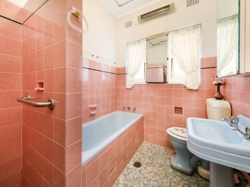 8 Allambee Crescent, Beverly Hills NSW 2209