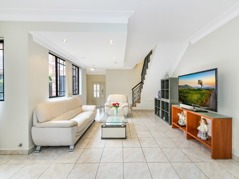 5A Queens Road, Hurstville NSW 2220