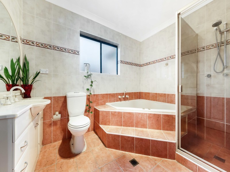 5A Queens Road, Hurstville NSW 2220