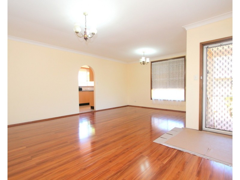 2/32   Clevedon Road, Hurstville NSW 2220