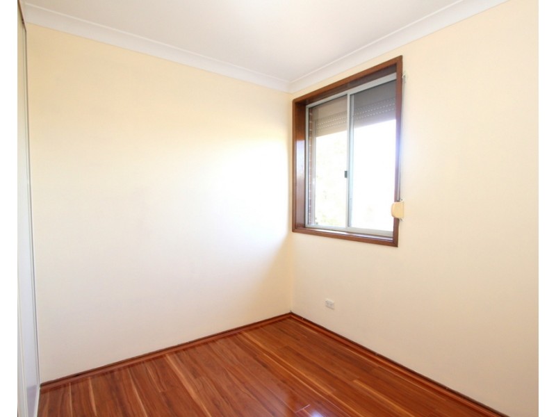 2/32   Clevedon Road, Hurstville NSW 2220